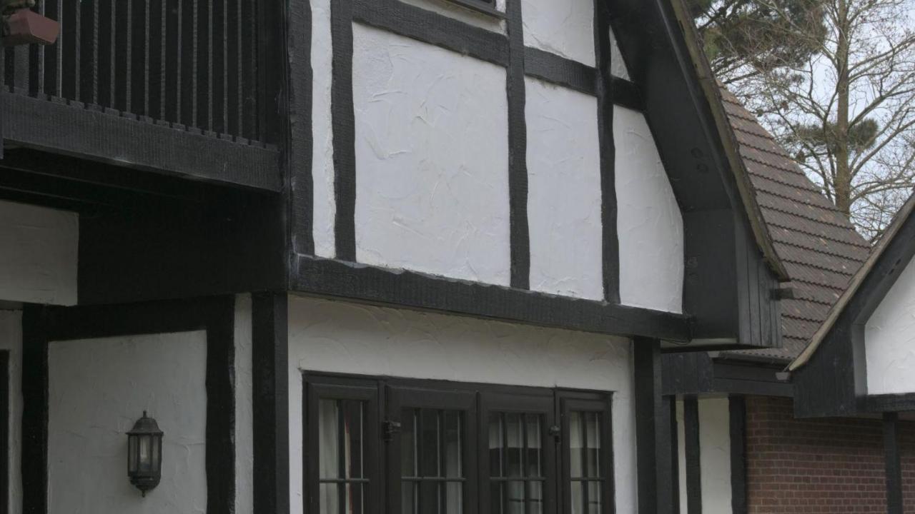 25 Tudor Court, Tolroy Manor هايلي المظهر الخارجي الصورة